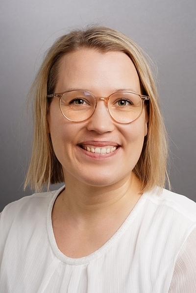Dr.  Jacqueline Scholtka